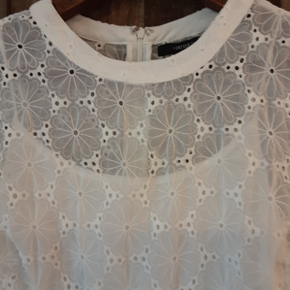 ❤️White dress short sleeve - Picture 3 of 4